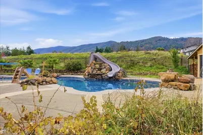 899 Old Stage Road, Medford, OR 97502 - Photo 39