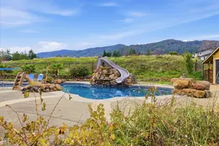 899 Old Stage Rd, Medford, OR 97502 - Photo 39