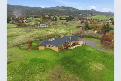 899 Old Stage Road, Medford, OR 97502 - Photo 51