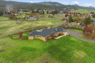 899 Old Stage Rd, Medford, OR 97502 - Photo 51