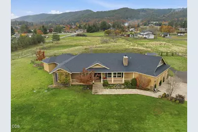 899 Old Stage Road, Medford, OR 97502 - Photo 47