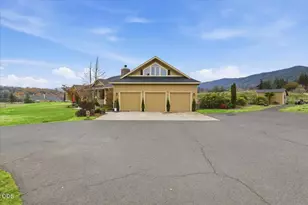 899 Old Stage Rd, Medford, OR 97502 - Photo 3
