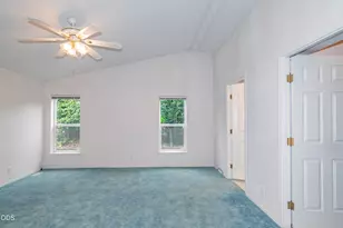 208 NW Creekside Dr, Grants Pass, OR 97526 - Photo 13