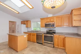 208 NW Creekside Dr, Grants Pass, OR 97526 - Photo 9