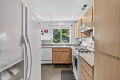 461 Tulipan Way, Talent, OR 97540 - Photo 11