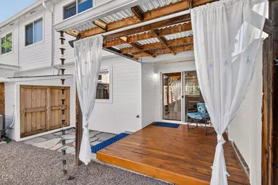 461 Tulipan Way, Talent, OR 97540 - Photo 3