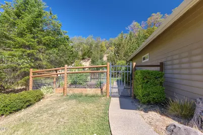 212 Isabella Lane, Grants Pass, OR 97526 - Photo 7