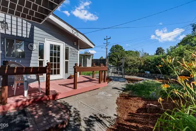 248 SE 10th Street, Madras, OR 97741 - Photo 13