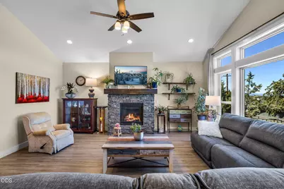2318 SW Valleyview Drive, Redmond, OR 97756 - Photo 9