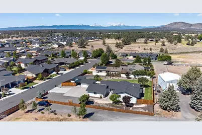 4627 SW Yew Avenue, Redmond, OR 97756 - Photo 39