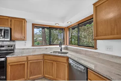 7065 Monte Vista Court, Eagle Point, OR 97524 - Photo 13