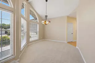 3409 Creek View Dr, Medford, OR 97504 - Photo 3
