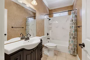 3409 Creek View Dr, Medford, OR 97504 - Photo 25