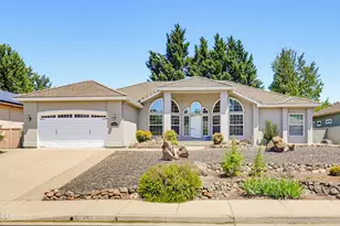 3409 Creek View Dr, Medford, OR 97504 - Photo 1