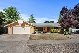 1467 Bluebonnet Ave, Medford, OR 97504 - Photo 3