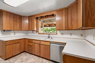 1467 Bluebonnet Ave, Medford, OR 97504 - Photo 13