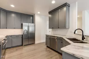1641 W Hill Ave, Sisters, OR 97759 - Photo 13
