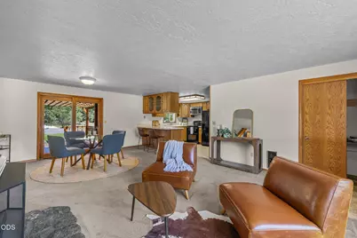 19572 Apache Road, Bend, OR 97702 - Photo 11
