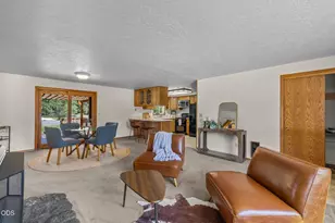 19572 Apache Rd, Bend, OR 97702 - Photo 11