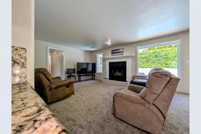 2749 Brookside Drive, Medford, OR 97504 - Photo 5