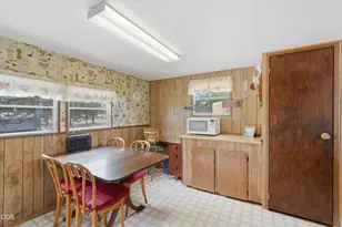13005 SW Airstrip Ln, Culver, OR 97734 - Photo 7