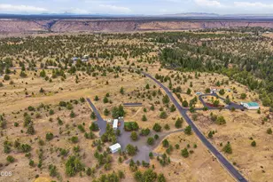 13005 SW Airstrip Ln, Culver, OR 97734 - Photo 5