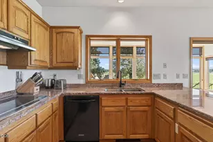 65055 Old Bend Redmond Hwy, Bend, OR 97703 - Photo 15
