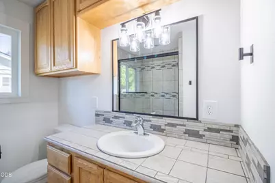 1224 SW Oak Street, Grants Pass, OR 97526 - Photo 21