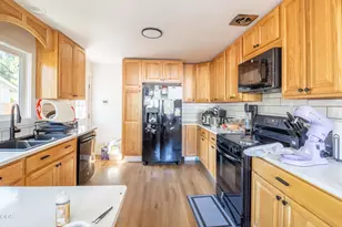 1224 SW Oak St, Grants Pass, OR 97526 - Photo 7