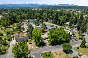 155 Westwood Dr, Grants Pass, OR 97527 - Photo 45