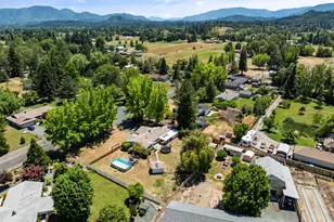 155 Westwood Dr, Grants Pass, OR 97527 - Photo 43