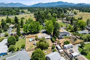 155 Westwood Dr, Grants Pass, OR 97527 - Photo 43