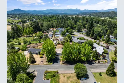 155 Westwood Drive, Grants Pass, OR 97527 - Photo 47