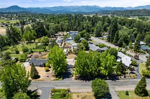 155 Westwood Dr, Grants Pass, OR 97527 - Photo 47