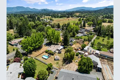 155 Westwood Drive, Grants Pass, OR 97527 - Photo 41