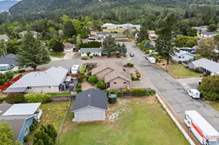 1449 Ben Aire Cir, Grants Pass, OR 97527 - Photo 39