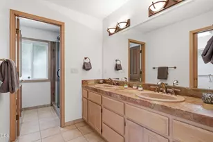 2868 Wilkshire Dr, Medford, OR 97504 - Photo 17
