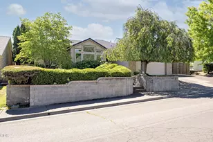 2868 Wilkshire Dr, Medford, OR 97504 - Photo 1