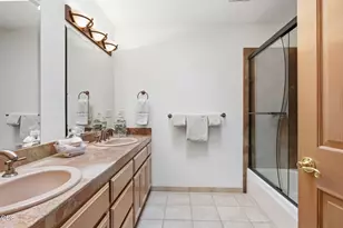 2868 Wilkshire Dr, Medford, OR 97504 - Photo 13