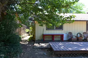 1014 NE Pepperwood Dr, Grants Pass, OR 97526 - Photo 27