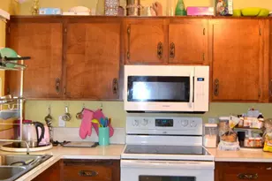 1014 NE Pepperwood Dr, Grants Pass, OR 97526 - Photo 9
