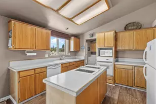 67183 Harrington Loop Rd, Bend, OR 97703 - Photo 21
