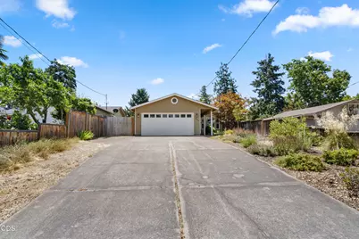 1486 Lawnridge Street, Medford, OR 97504 - Photo 25