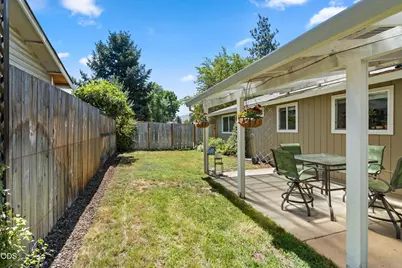 1486 Lawnridge Street, Medford, OR 97504 - Photo 21