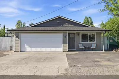 675 Berrydale Avenue, Medford, OR 97501 - Photo 3