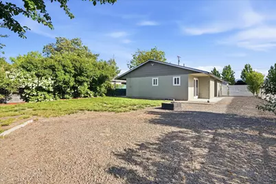 675 Berrydale Avenue, Medford, OR 97501 - Photo 33