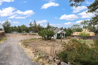 1929 NW Hill Street, Bend, OR 97703 - Photo 5