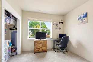 1051 Compton Way, Medford, OR 97501 - Photo 21