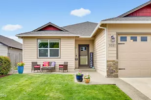 1051 Compton Way, Medford, OR 97501 - Photo 3