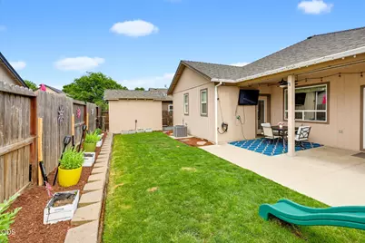 1051 Compton Way, Medford, OR 97501 - Photo 27